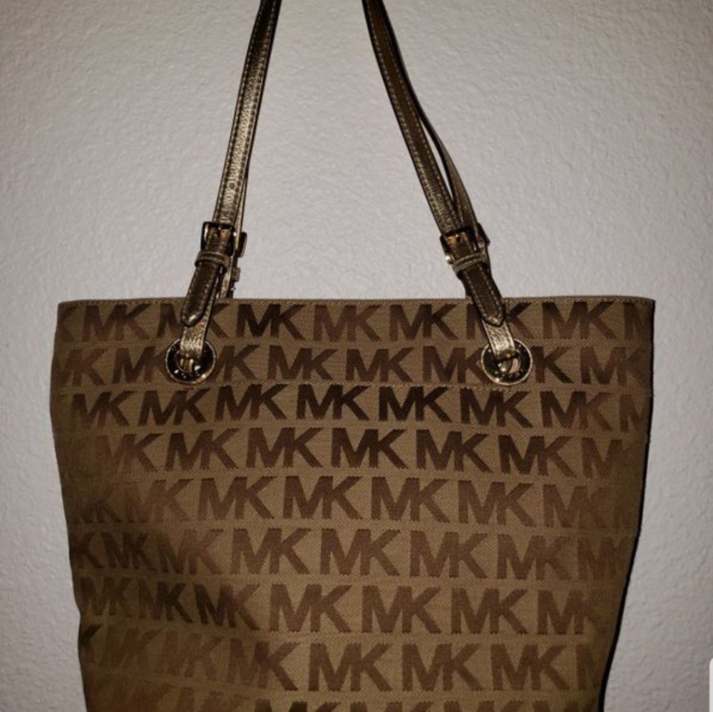 Mk purse with wallet